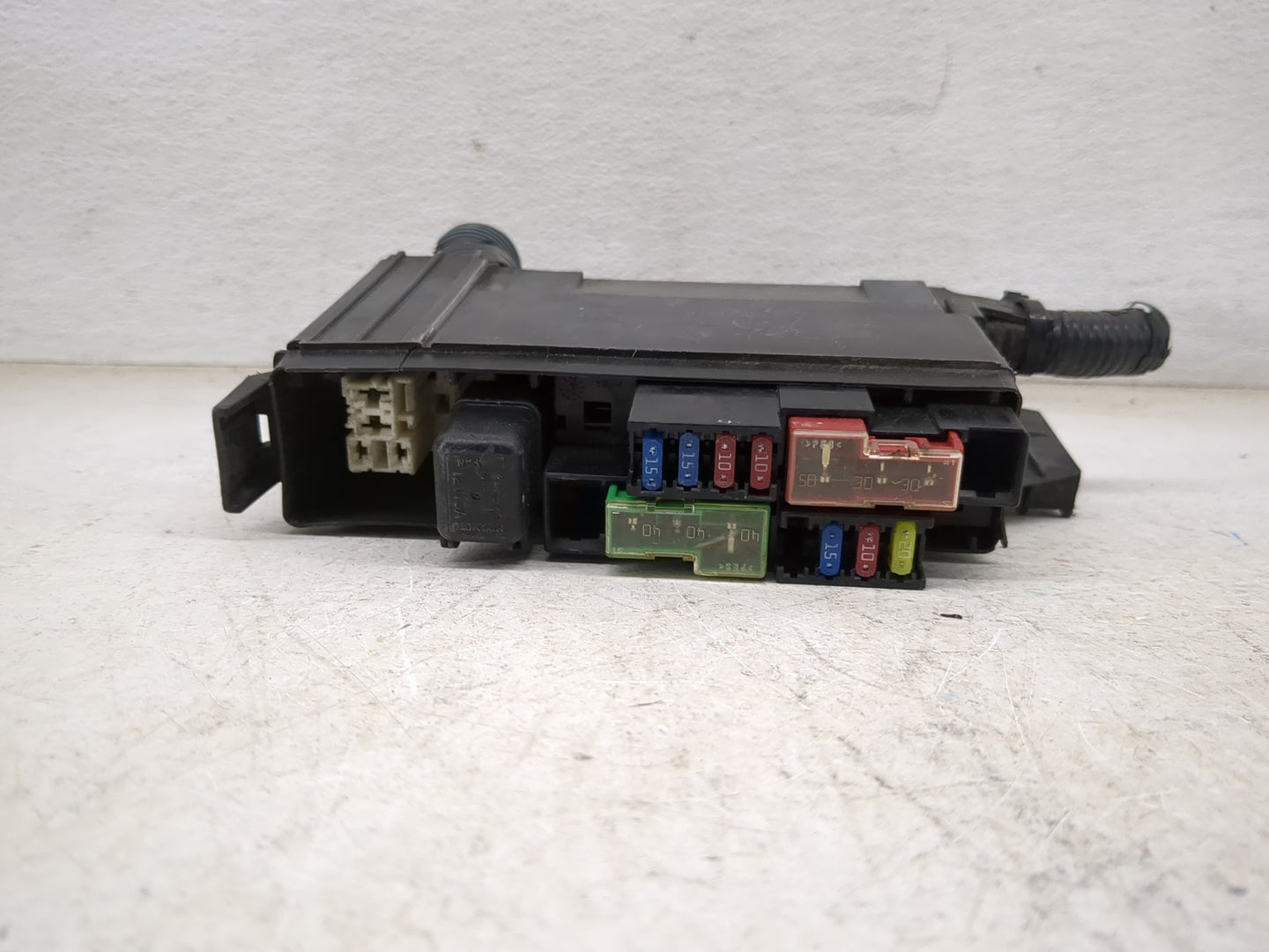 2002-2006 Nissan Altima Fusebox Fuse Box Panel Relay Module P/N:24382 8J011 7154-7008 Fits Fits 2002 2003 2004 2005 2006 OEM
