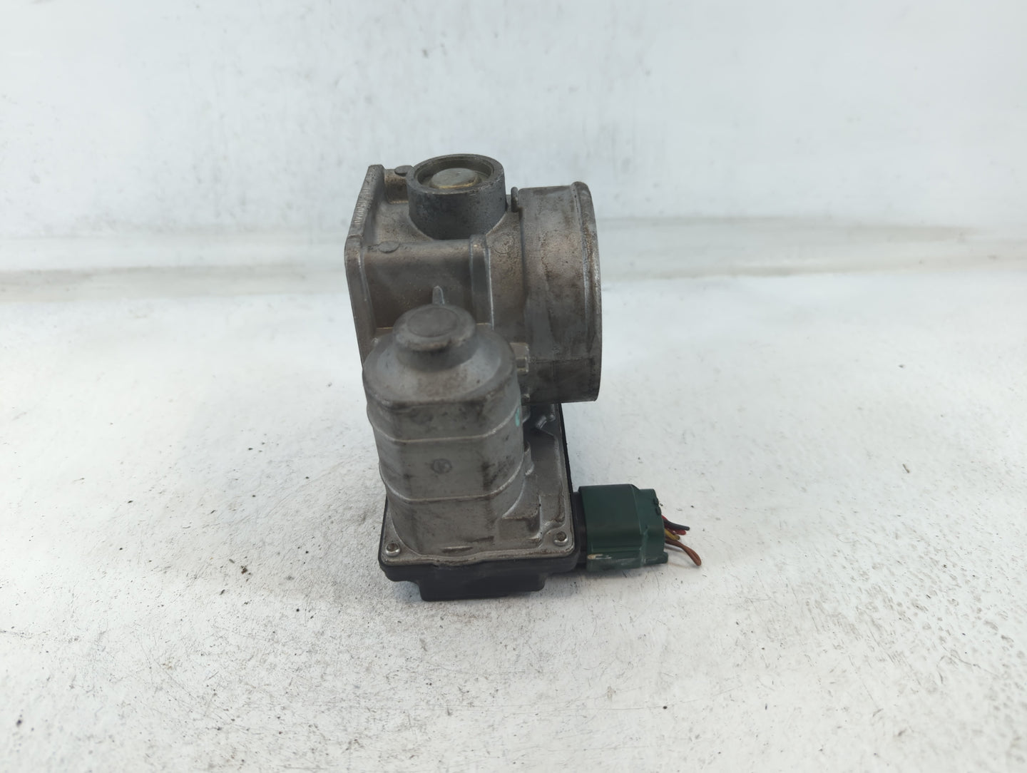 2002-2006 Nissan Altima Throttle Body P/N:RME70-04 Fits Fits 2002 2003 2004 2005 2006 OEM Used Auto Parts - Oemusedautoparts