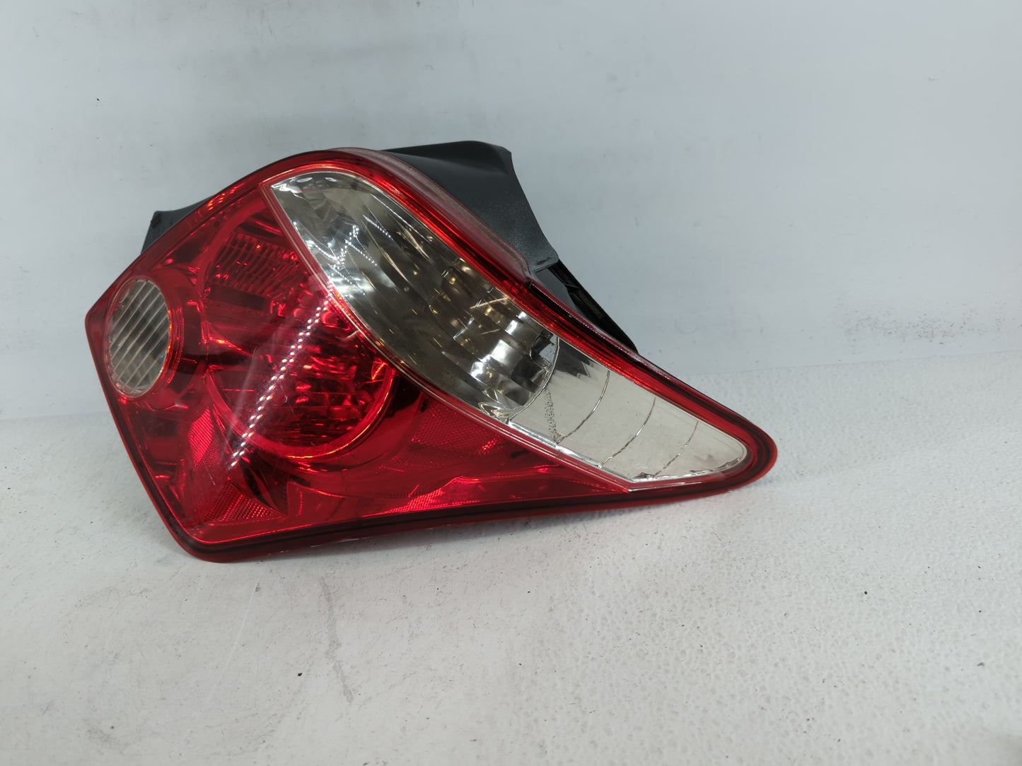 2005-2006 Nissan Altima Tail Light Assembly Passenger Right OEM P/N:SAE AIP2RST 04 52-155 Fits Fits 2005 2006 OEM Used Auto 
