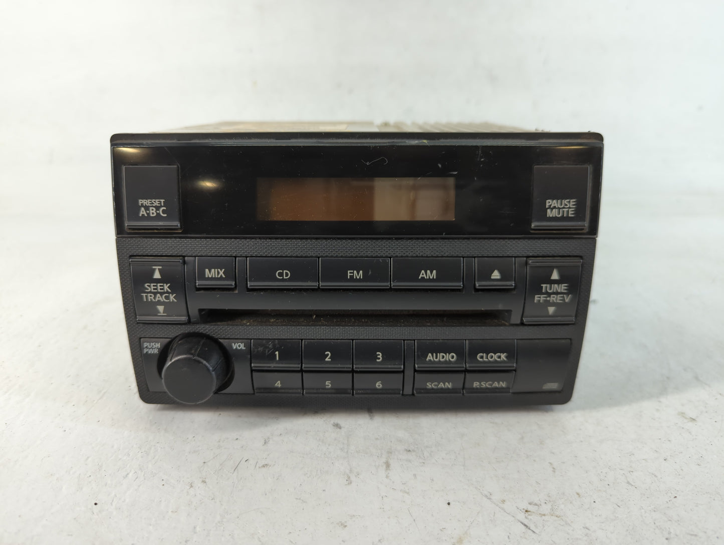2005-2006 Nissan Altima Radio AM FM Cd Player Receiver Replacement P/N:28185 ZB10B Fits Fits 2005 2006 OEM Used Auto Parts -