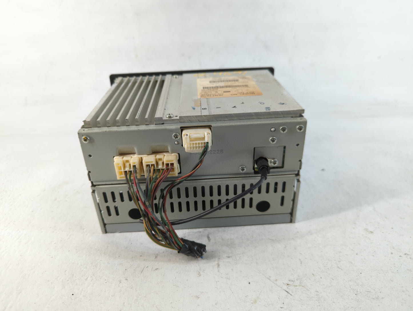 2005-2006 Nissan Altima Radio AM FM Cd Player Receiver Replacement P/N:28185 ZB10B Fits Fits 2005 2006 OEM Used Auto Parts -