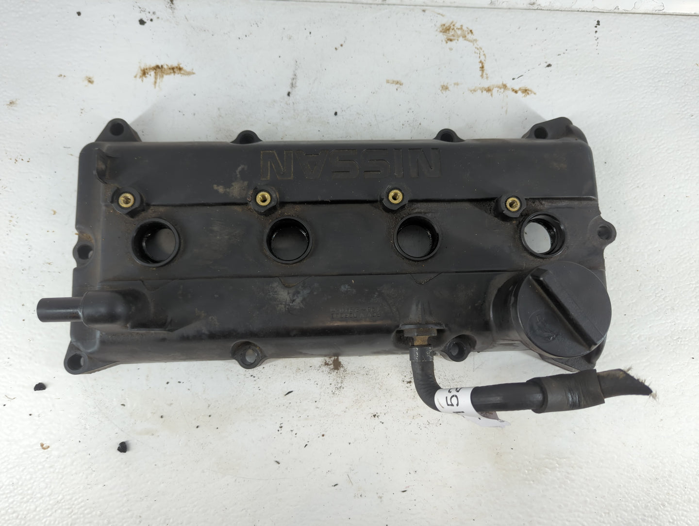 2006 Nissan Altima Passenger Right Cylinder Head Valve Cover Fits OEM Used Auto Parts - Oemusedautoparts1.com