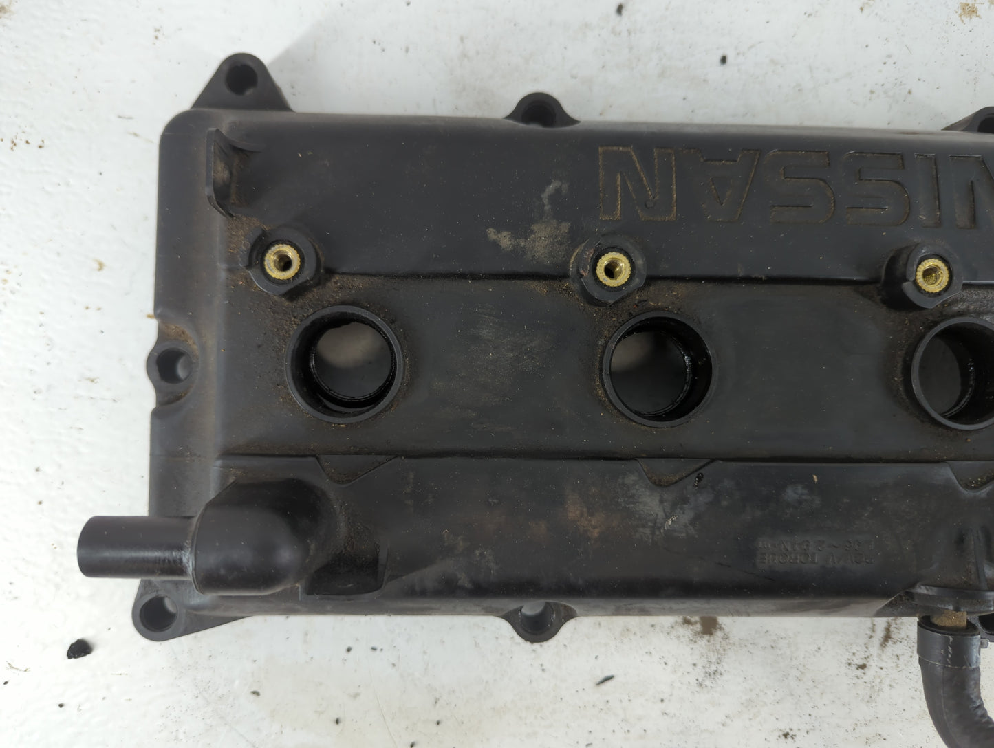 2006 Nissan Altima Passenger Right Cylinder Head Valve Cover Fits OEM Used Auto Parts - Oemusedautoparts1.com