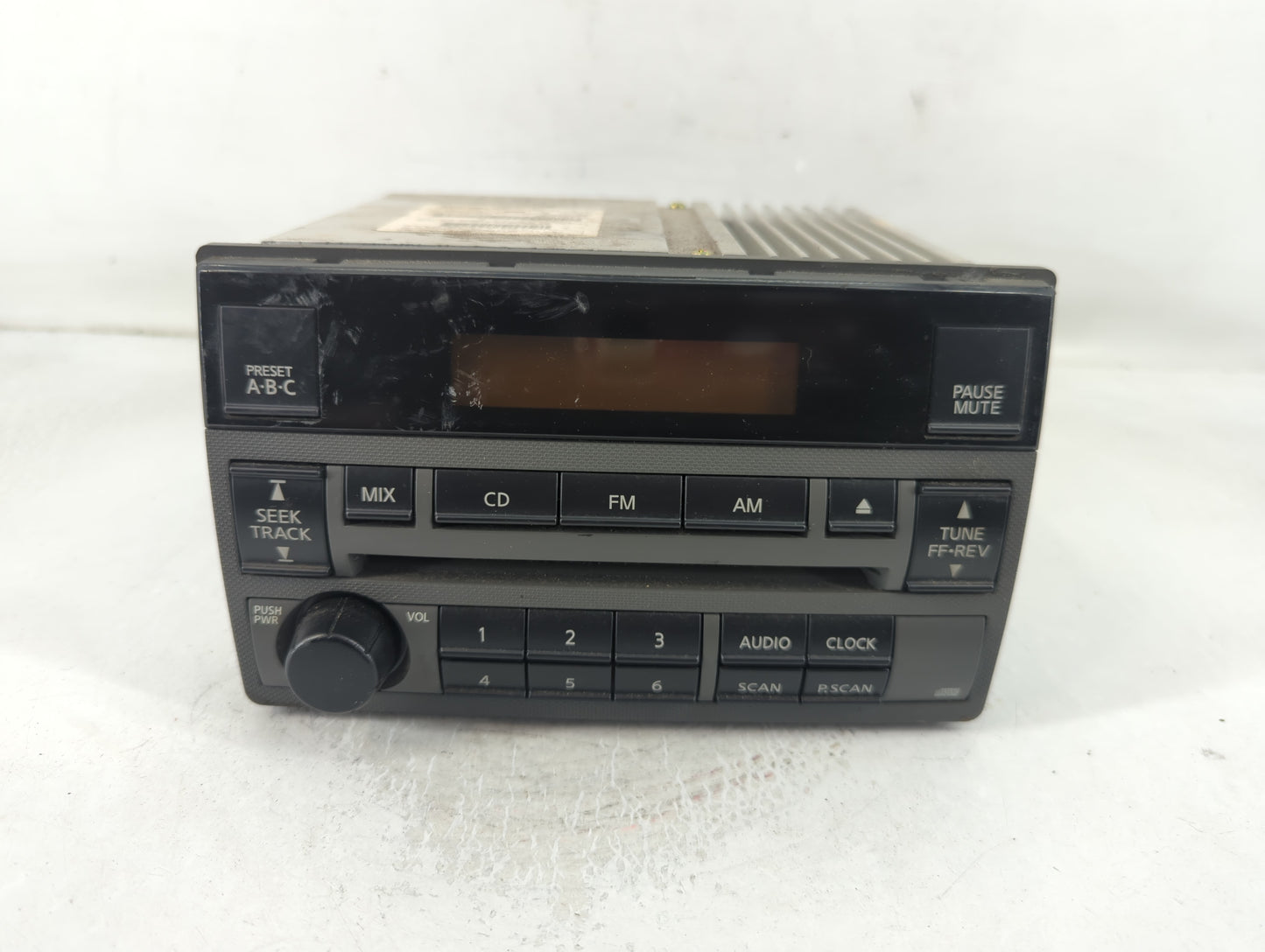2005-2006 Nissan Altima Radio AM FM Cd Player Receiver Replacement P/N:28185 ZB10C Fits Fits 2005 2006 OEM Used Auto Parts -