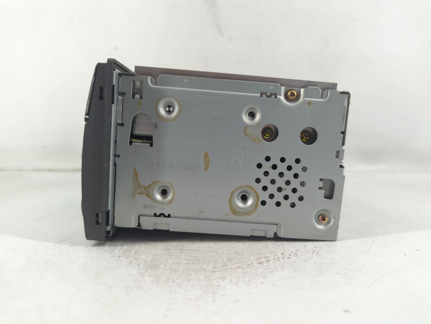 2005-2006 Nissan Altima Radio AM FM Cd Player Receiver Replacement P/N:28185 ZB10C Fits Fits 2005 2006 OEM Used Auto Parts -