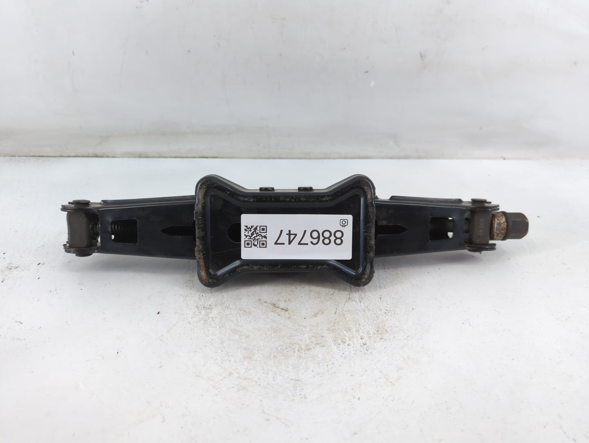 2006 Nissan Altima Spare Scissor Car Jack 886747 - Oemusedautoparts1.com