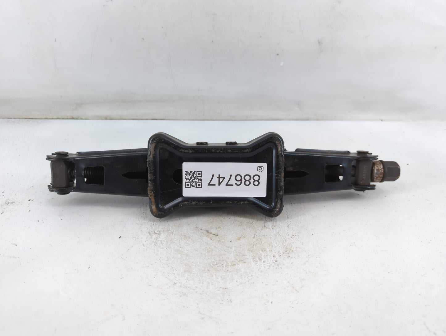 2006 Nissan Altima Spare Scissor Car Jack 886747 - Oemusedautoparts1.com