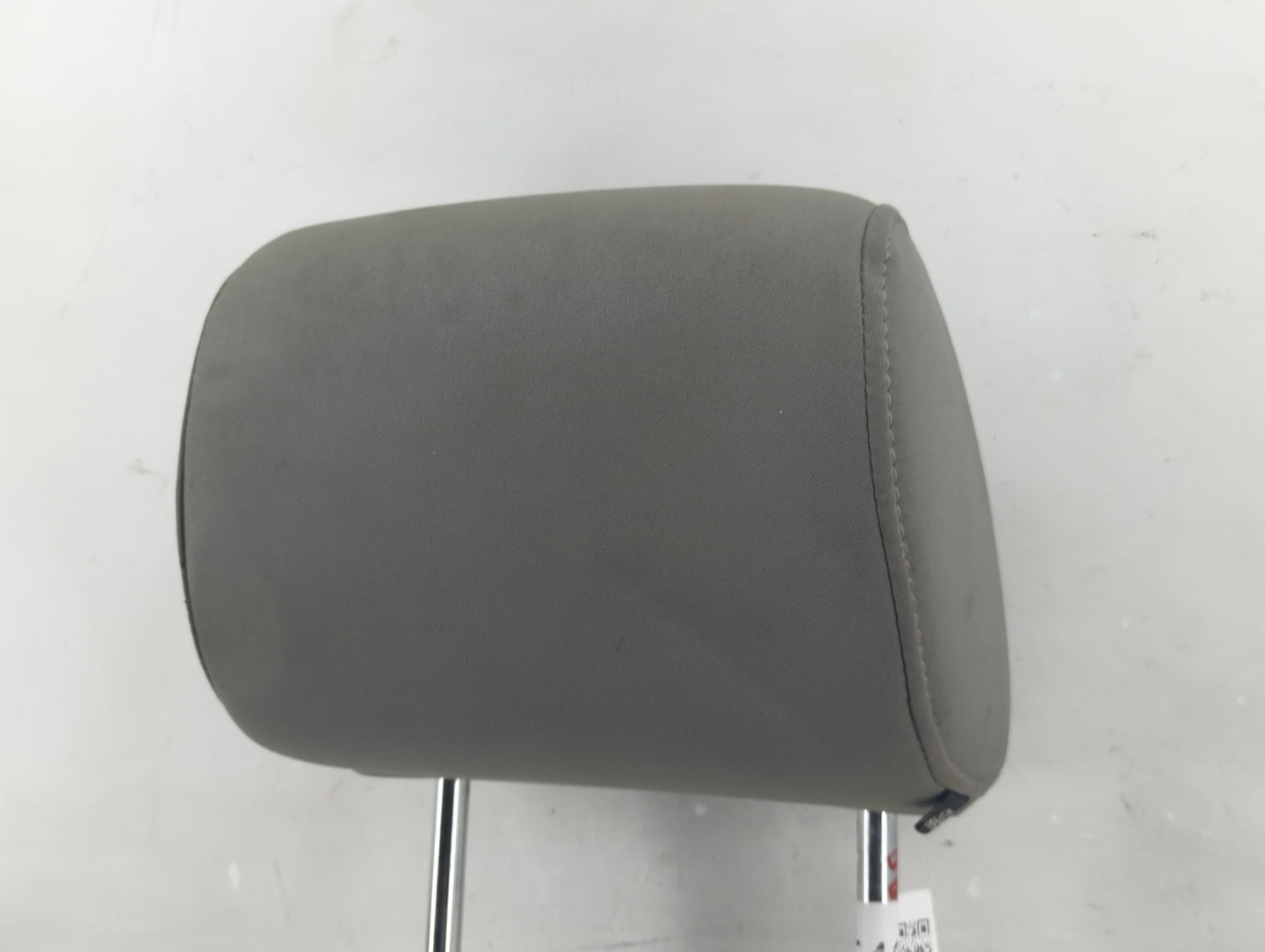 2006-2007 Nissan Armada Headrest Head Rest Rear Seat Fits Fits 2006 2007 OEM Used Auto Parts - Oemusedautoparts1.com