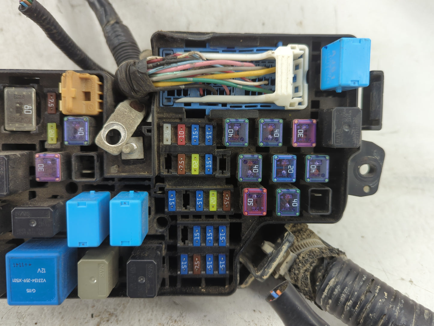 2005-2007 Nissan Armada Fusebox Fuse Box Panel Relay Module P/N:BFD2-66761 Fits Fits 2004 2005 2006 2007 OEM Used Auto Parts