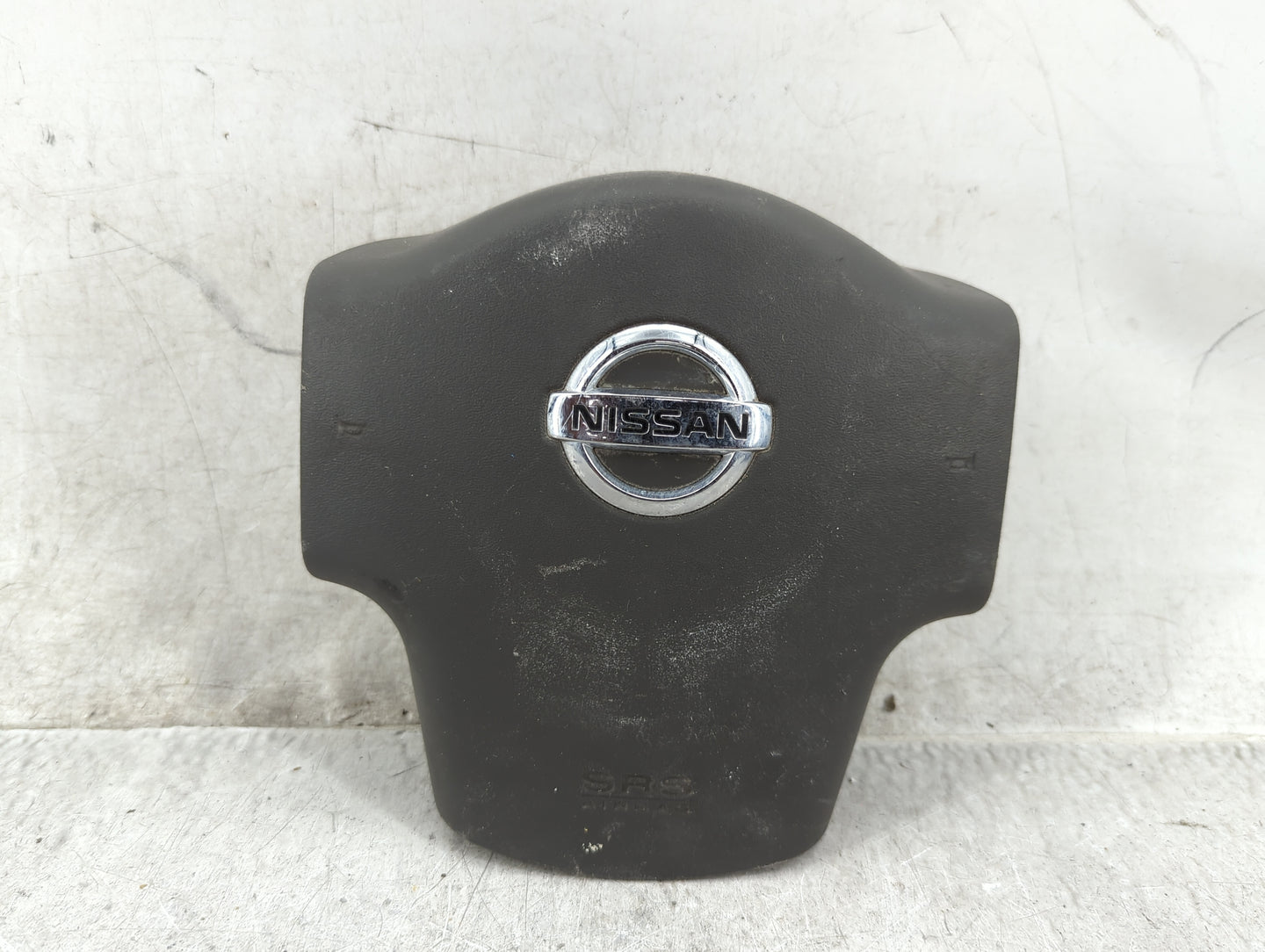2005-2007 Nissan Armada Air Bag Driver Left Steering Wheel Mounted Black - Oemusedautoparts1.com