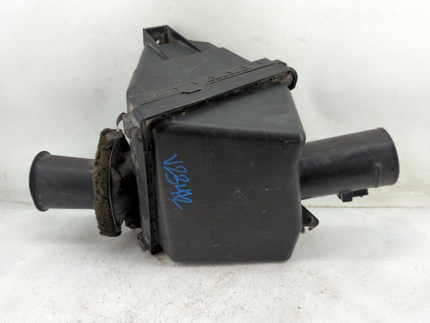 2005-2006 Nissan Armada Air Cleaner Intake-duct Hose Tube - Oemusedautoparts1.com