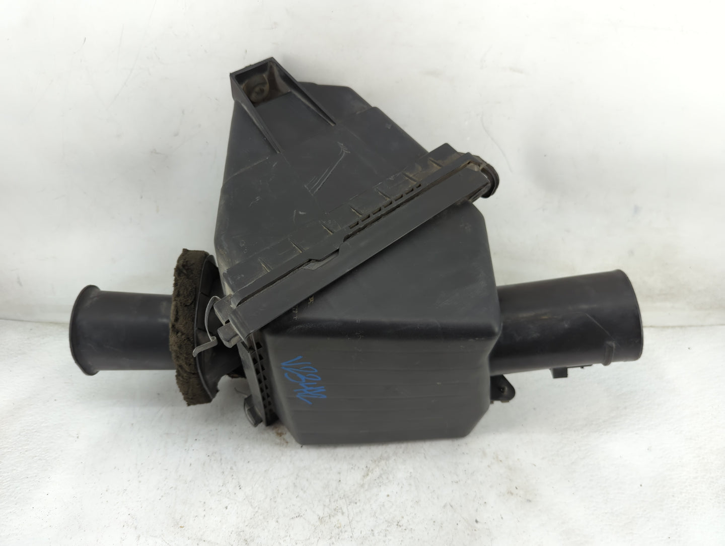 2005-2006 Nissan Armada Air Cleaner Intake-duct Hose Tube - Oemusedautoparts1.com