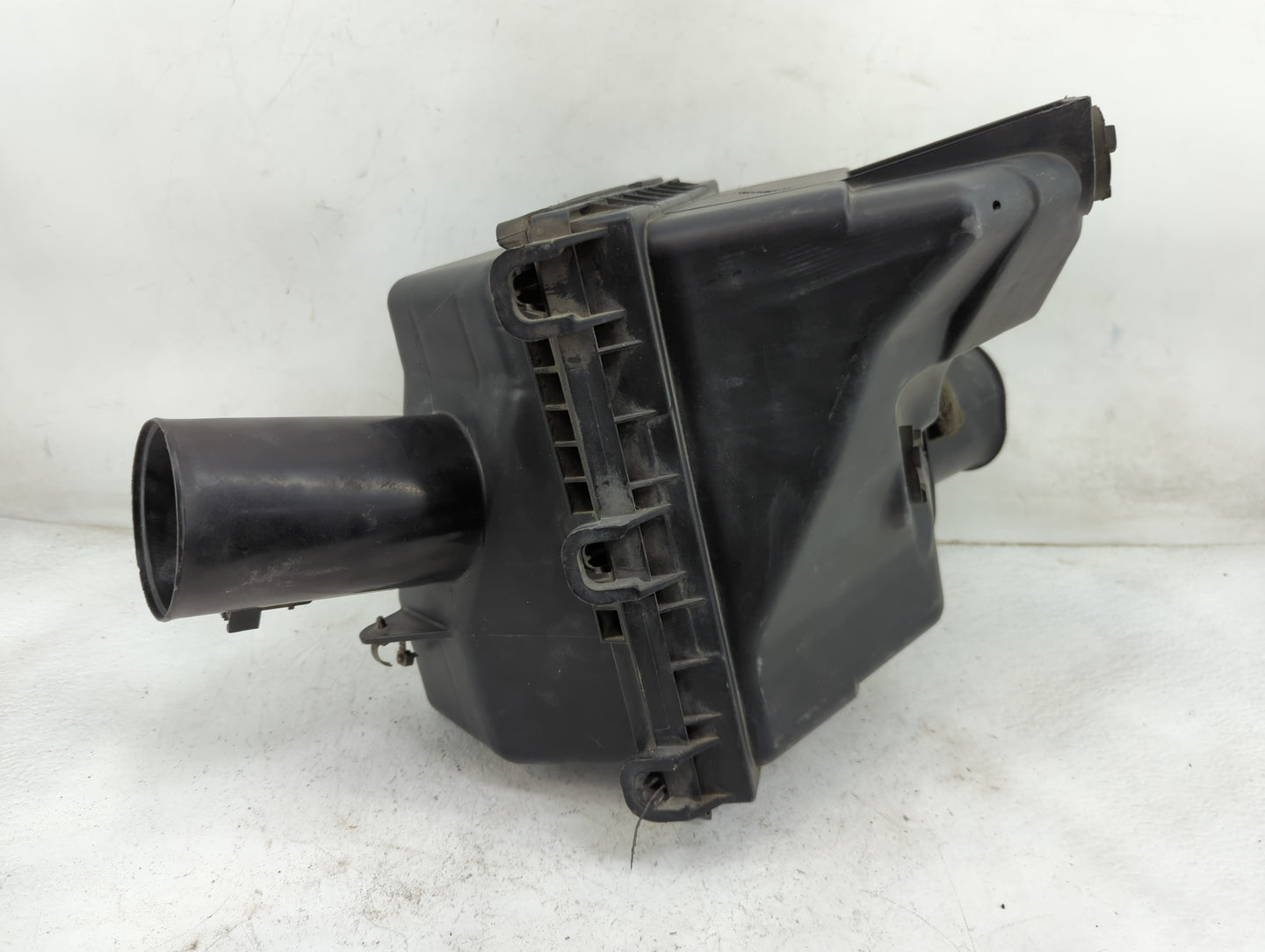 2005-2006 Nissan Armada Air Cleaner Intake-duct Hose Tube - Oemusedautoparts1.com