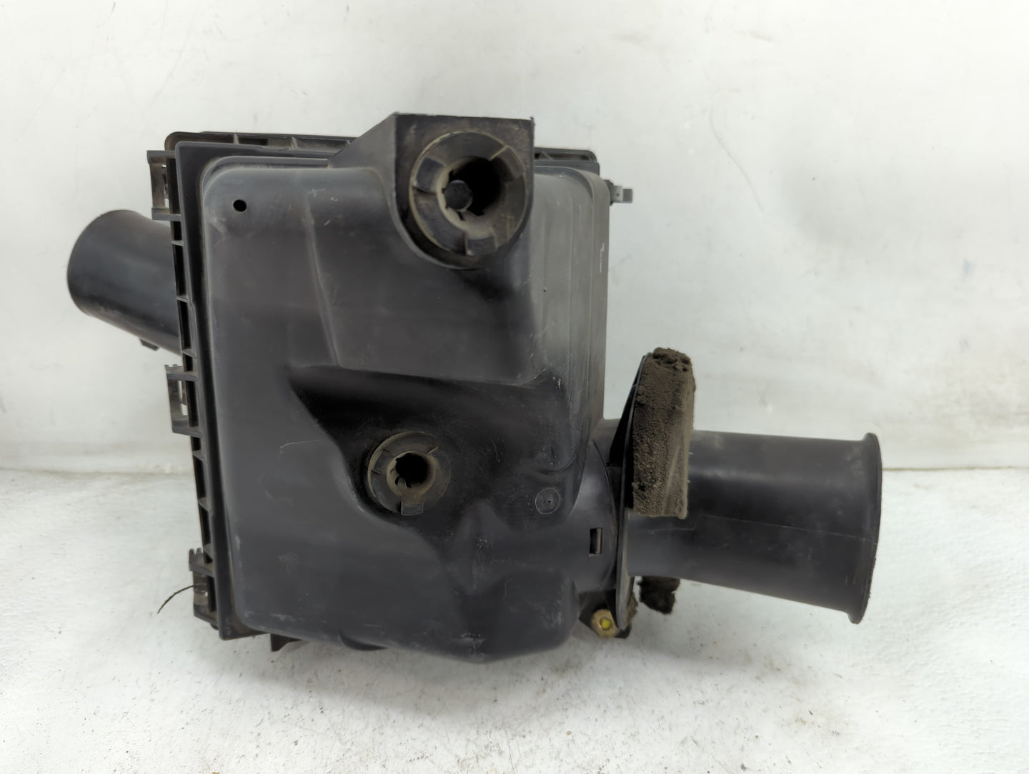 2005-2006 Nissan Armada Air Cleaner Intake-duct Hose Tube - Oemusedautoparts1.com