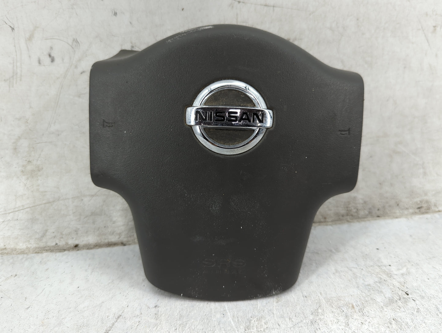 2005-2007 Nissan Armada Air Bag Driver Left Steering Wheel Mounted Fits Fits 2004 2005 2006 2007 OEM Used Auto Parts - Oemus