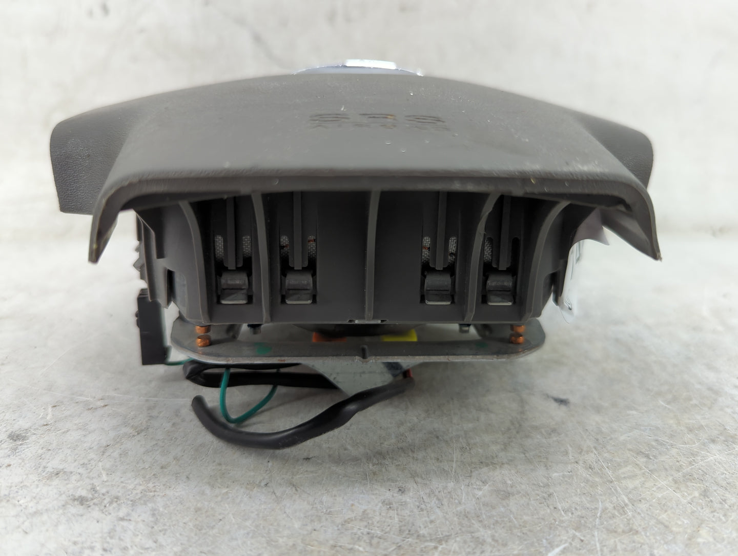 2005-2007 Nissan Armada Air Bag Driver Left Steering Wheel Mounted Fits Fits 2004 2005 2006 2007 OEM Used Auto Parts - Oemus