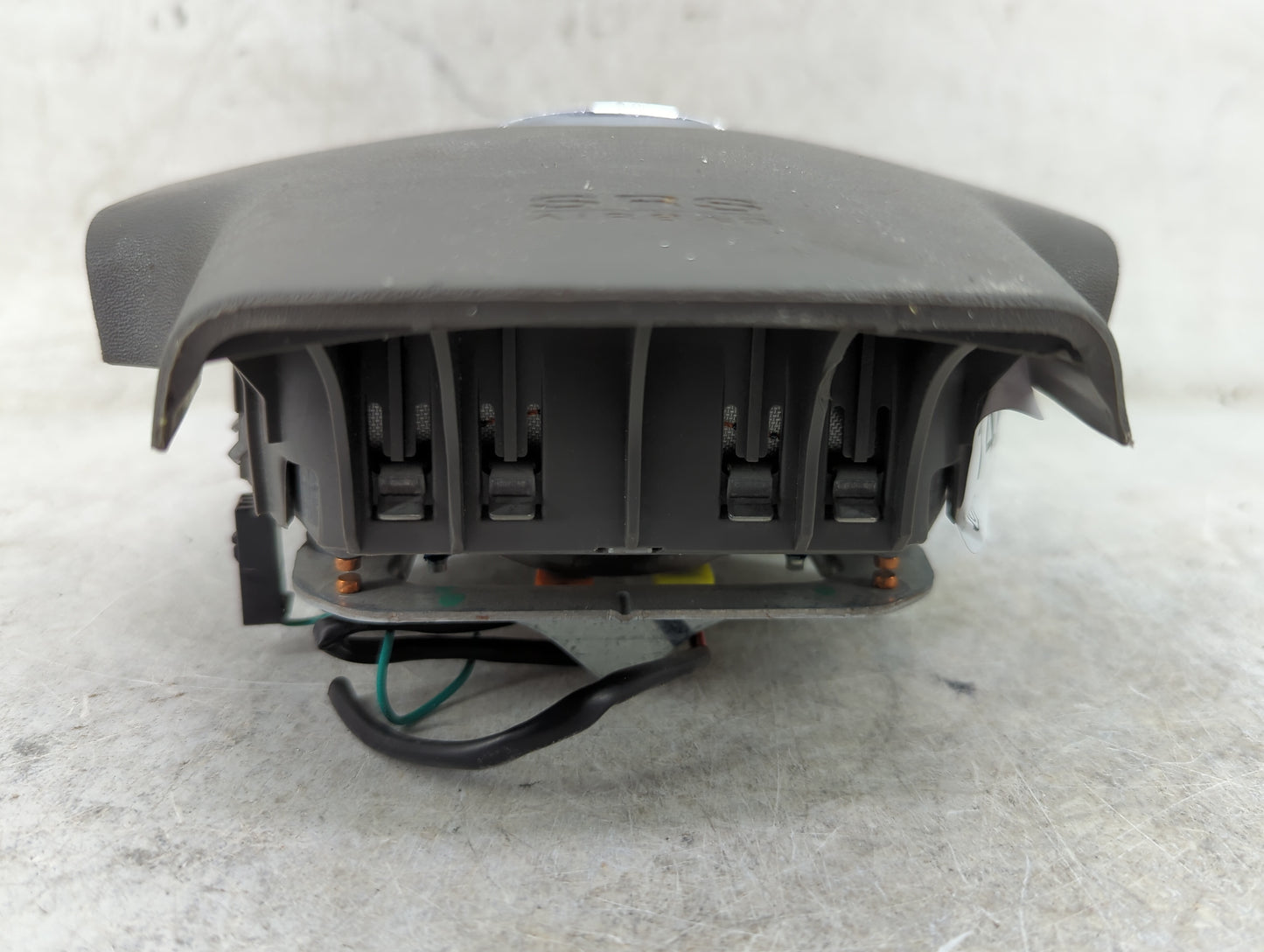 2005-2007 Nissan Armada Air Bag Driver Left Steering Wheel Mounted Fits Fits 2004 2005 2006 2007 OEM Used Auto Parts - Oemus
