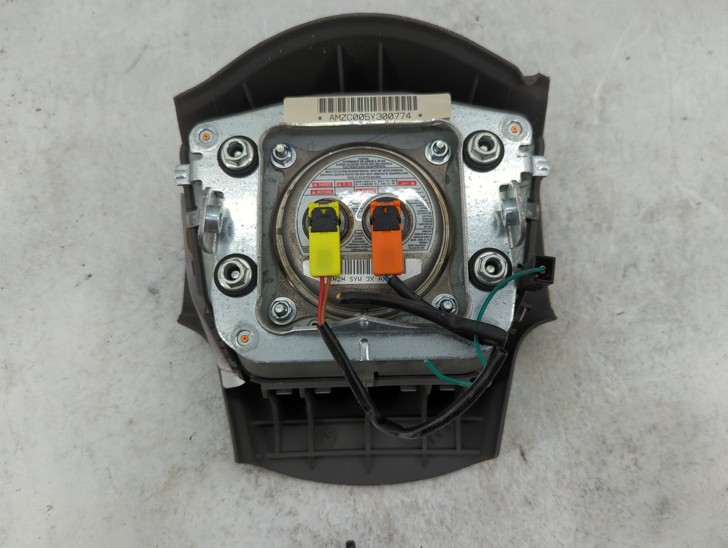 2005-2007 Nissan Armada Air Bag Driver Left Steering Wheel Mounted Fits Fits 2004 2005 2006 2007 OEM Used Auto Parts - Oemus