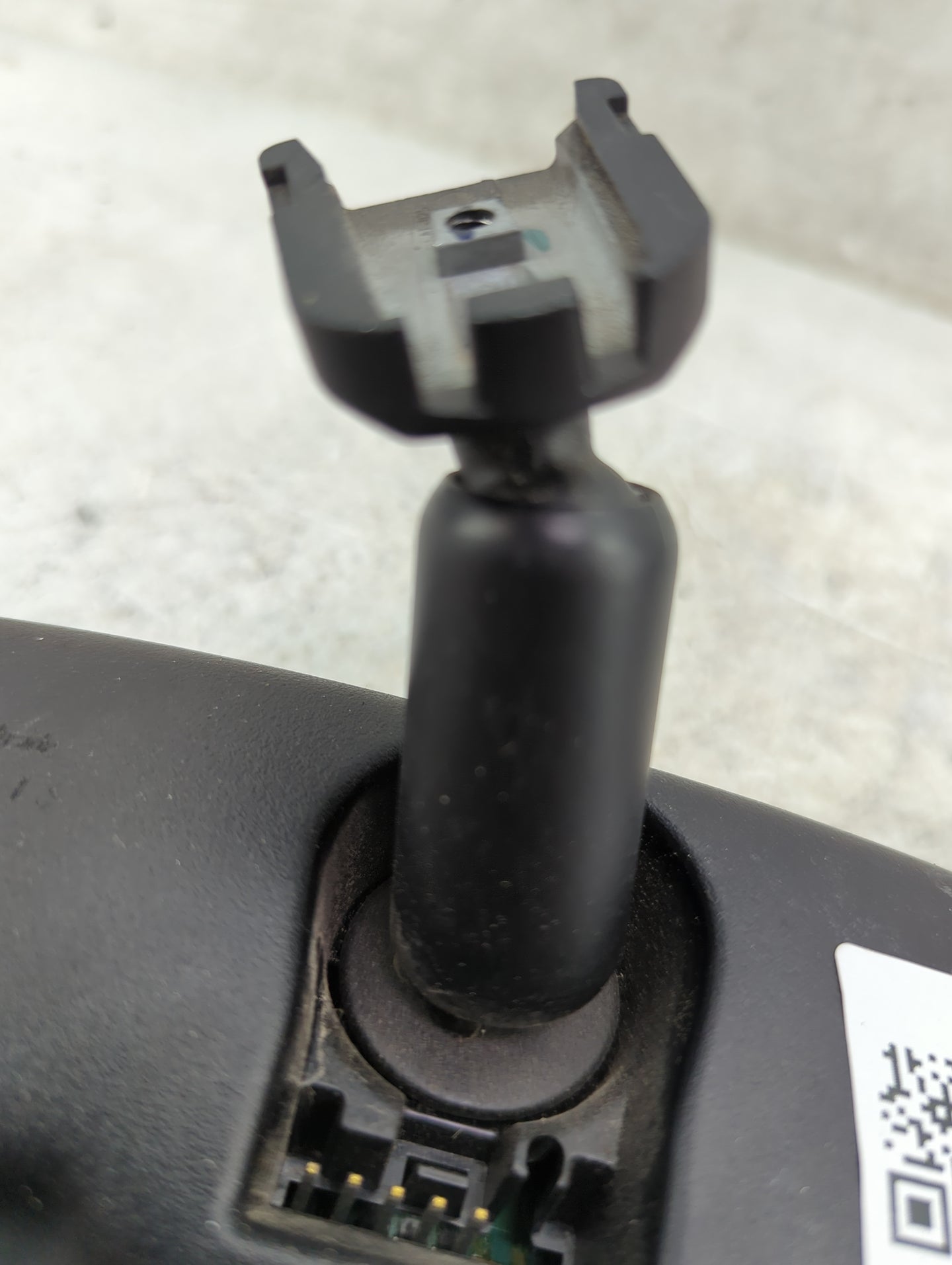 2006 Nissan Armada Interior Rear View Mirror Replacement OEM P/N:E11015892 Fits OEM Used Auto Parts - Oemusedautoparts1.com