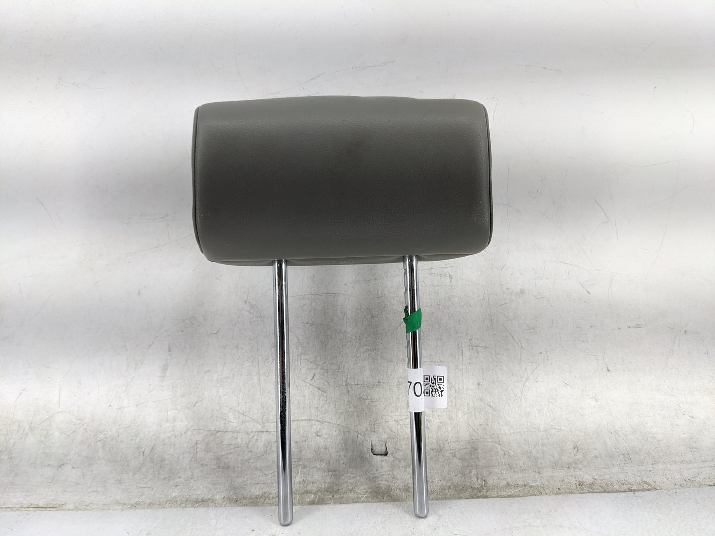 2005-2007 Nissan Armada Headrest Head Rest Rear Center Seat Fits Fits 2005 2006 2007 OEM Used Auto Parts - Oemusedautoparts1