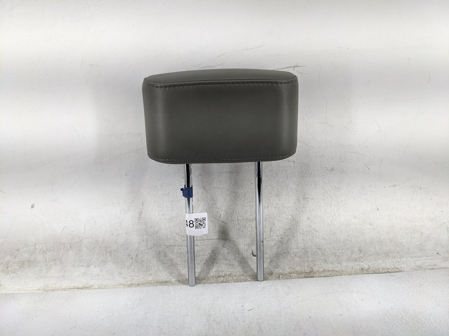 2006-2007 Nissan Armada Headrest Head Rest Front Driver Passenger Seat Fits Fits 2006 2007 OEM Used Auto Parts - Oemusedauto
