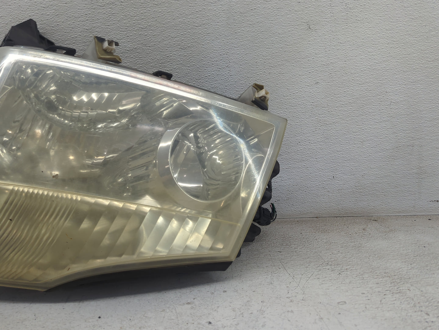 2005-2007 Nissan Armada Driver Left Oem Head Light Headlight Lamp 1467149 - Oemusedautoparts1.com