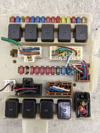 2005-2007 Nissan Armada Fusebox Fuse Box Panel Relay Module P/N:284B67S002 Fits Fits 2004 2005 2006 2007 OEM Used Auto Parts