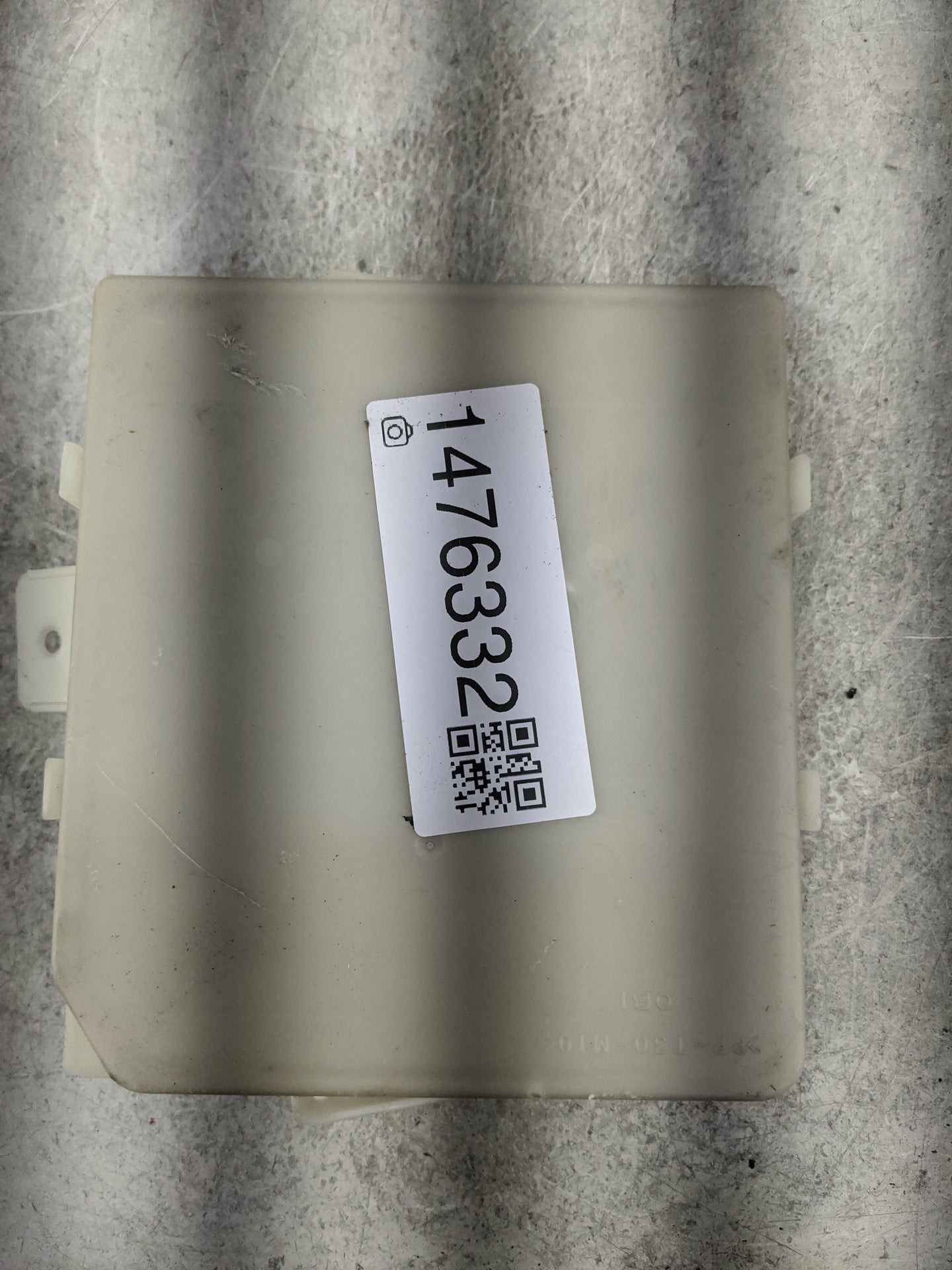 2005-2007 Nissan Armada Fusebox Fuse Box Panel Relay Module P/N:284B67S002 Fits Fits 2004 2005 2006 2007 OEM Used Auto Parts