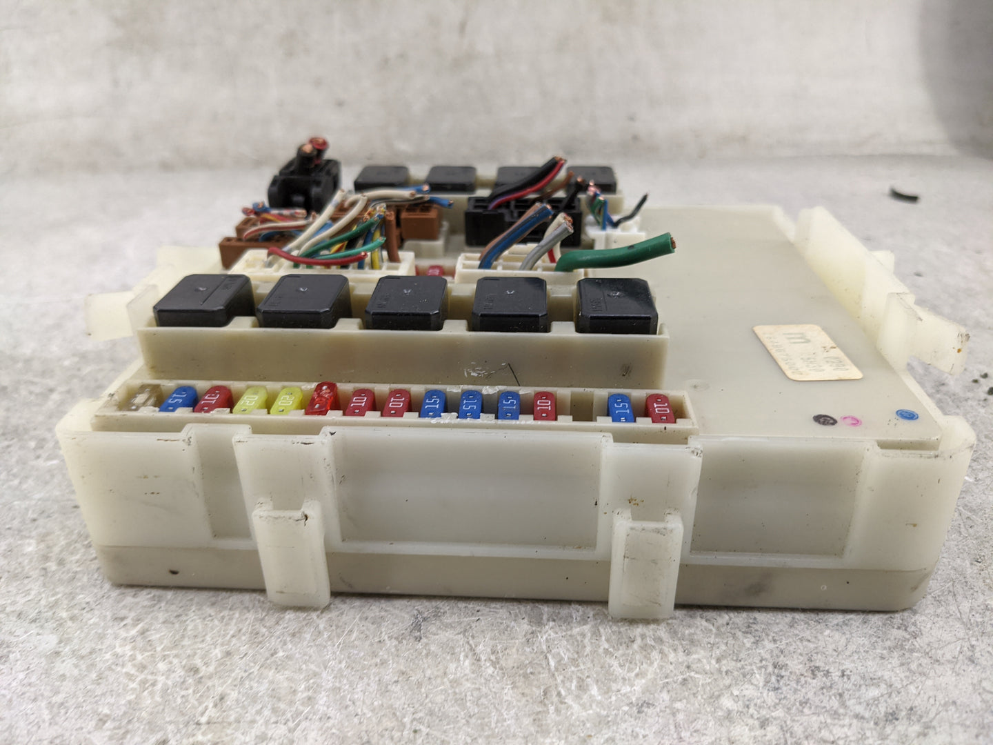 2005-2007 Nissan Armada Fusebox Fuse Box Panel Relay Module P/N:284B67S002 Fits Fits 2004 2005 2006 2007 OEM Used Auto Parts