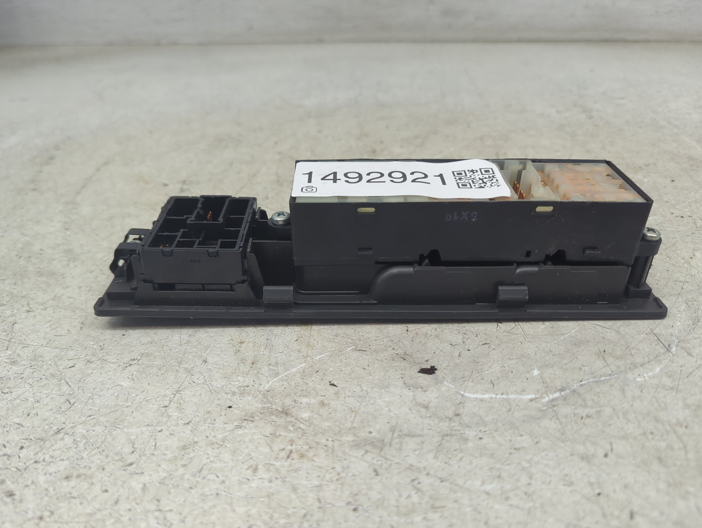 2005-2007 Nissan Armada Master Power Window Switch Replacement Driver Side Left Fits OEM Used Auto Parts - Oemusedautoparts1