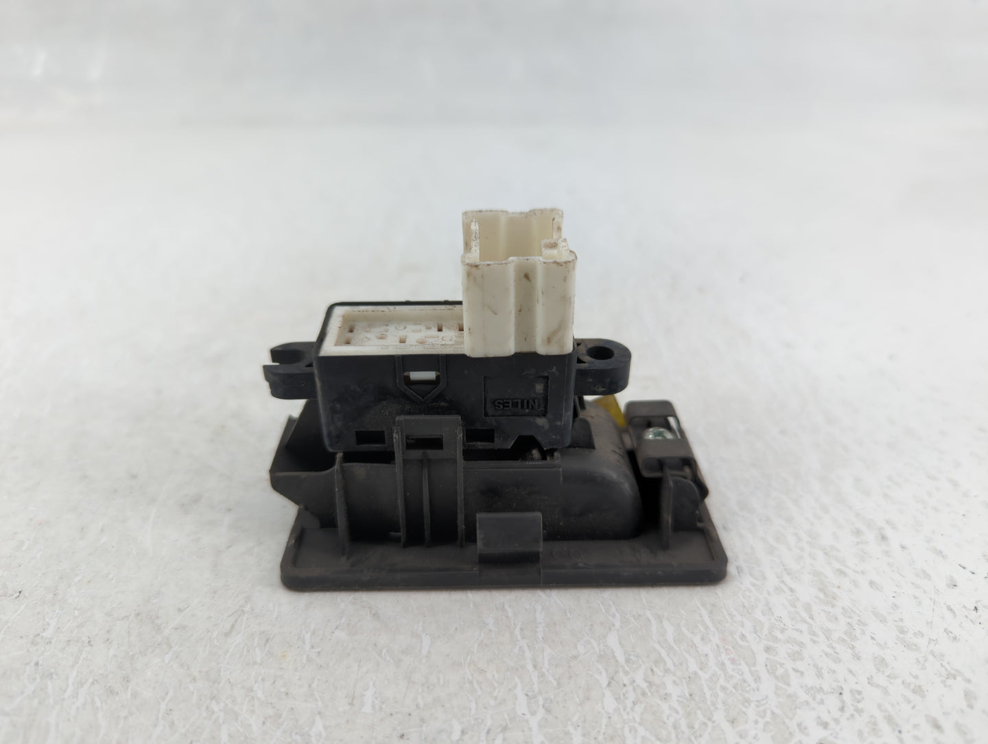 2005-2007 Nissan Armada Master Power Window Switch Replacement Driver Side Left Fits OEM Used Auto Parts - Oemusedautoparts1