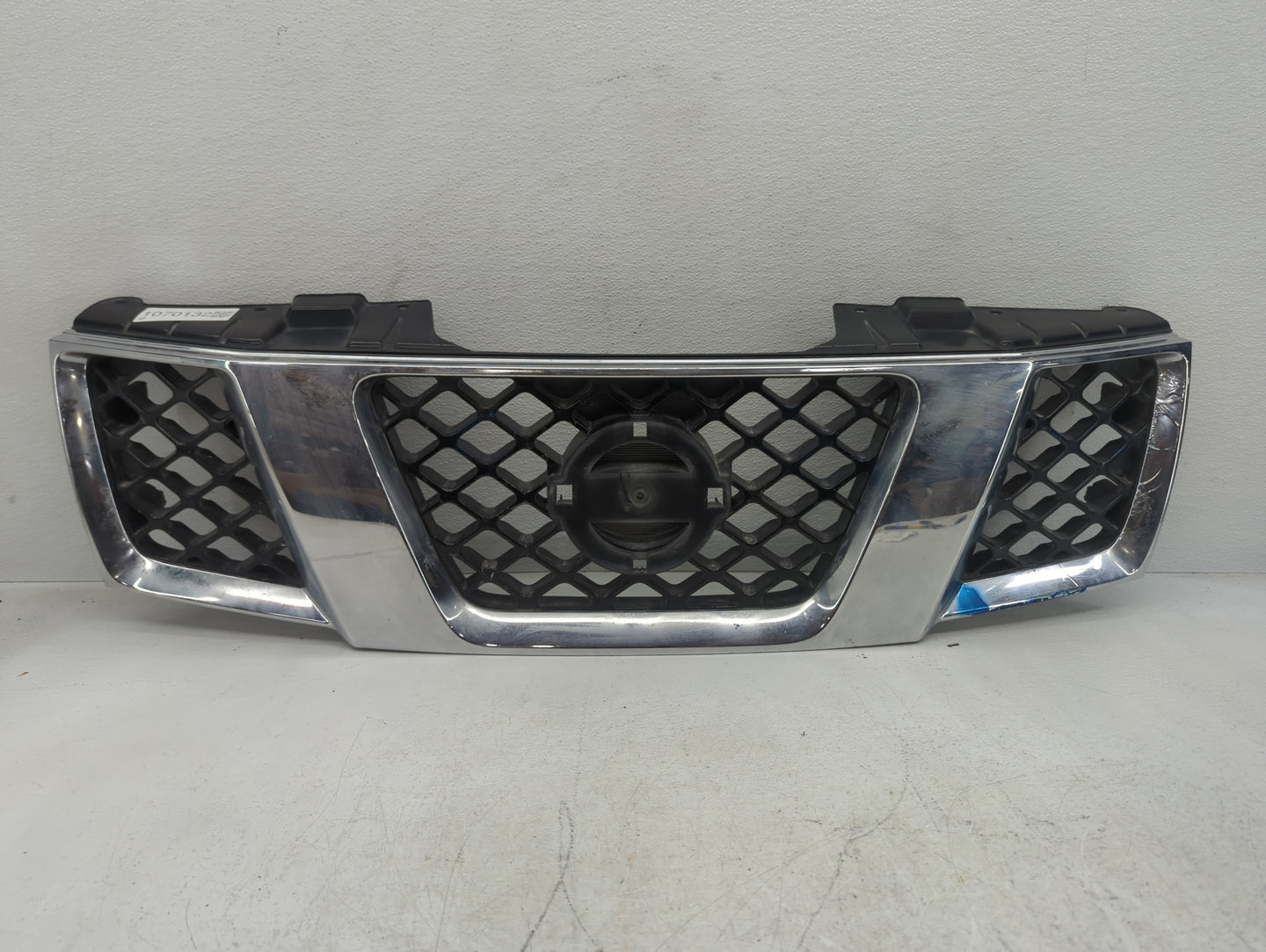 2005-2008 Nissan Frontier Front Grille Bumper Not Included 1070132 - Oemusedautoparts1.com