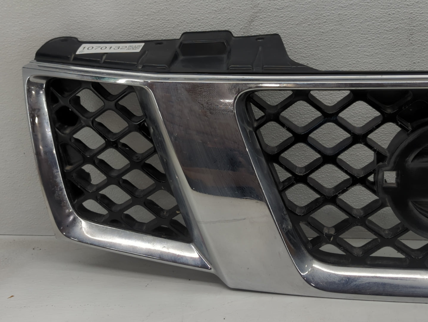 2005-2008 Nissan Frontier Front Grille Bumper Not Included 1070132 - Oemusedautoparts1.com