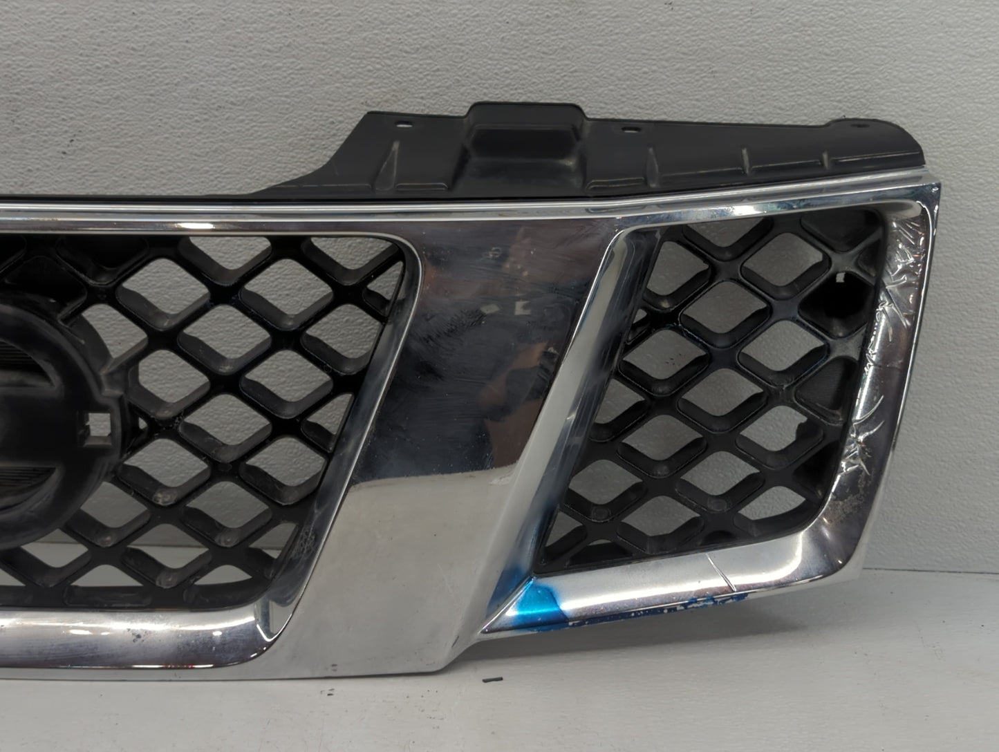 2005-2008 Nissan Frontier Front Grille Bumper Not Included 1070132 - Oemusedautoparts1.com