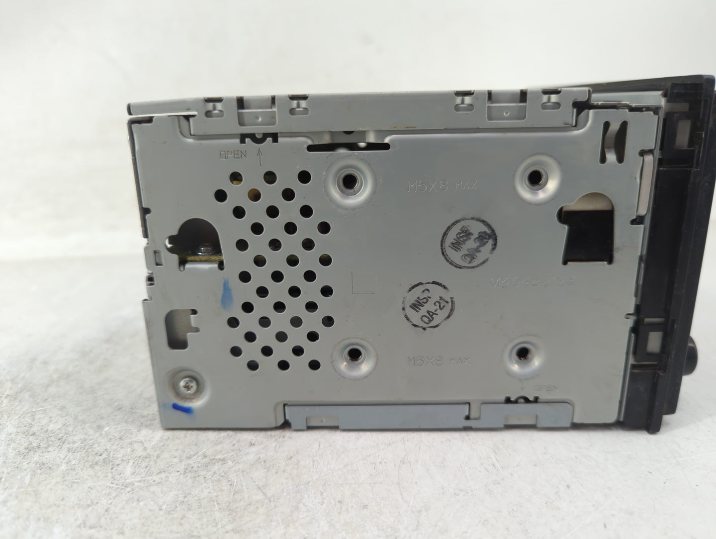 2005-2006 Nissan Frontier Radio AM FM Cd Player Receiver Replacement P/N:28185EA400 XPF1422945 Fits Fits 2005 2006 2007 OEM 