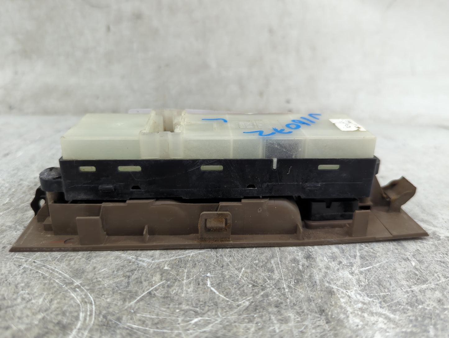 2005-2006 Nissan Frontier Master Power Window Switch Replacement Driver Side Left P/N:25401EA003 Fits Fits 2005 2006 OEM Use