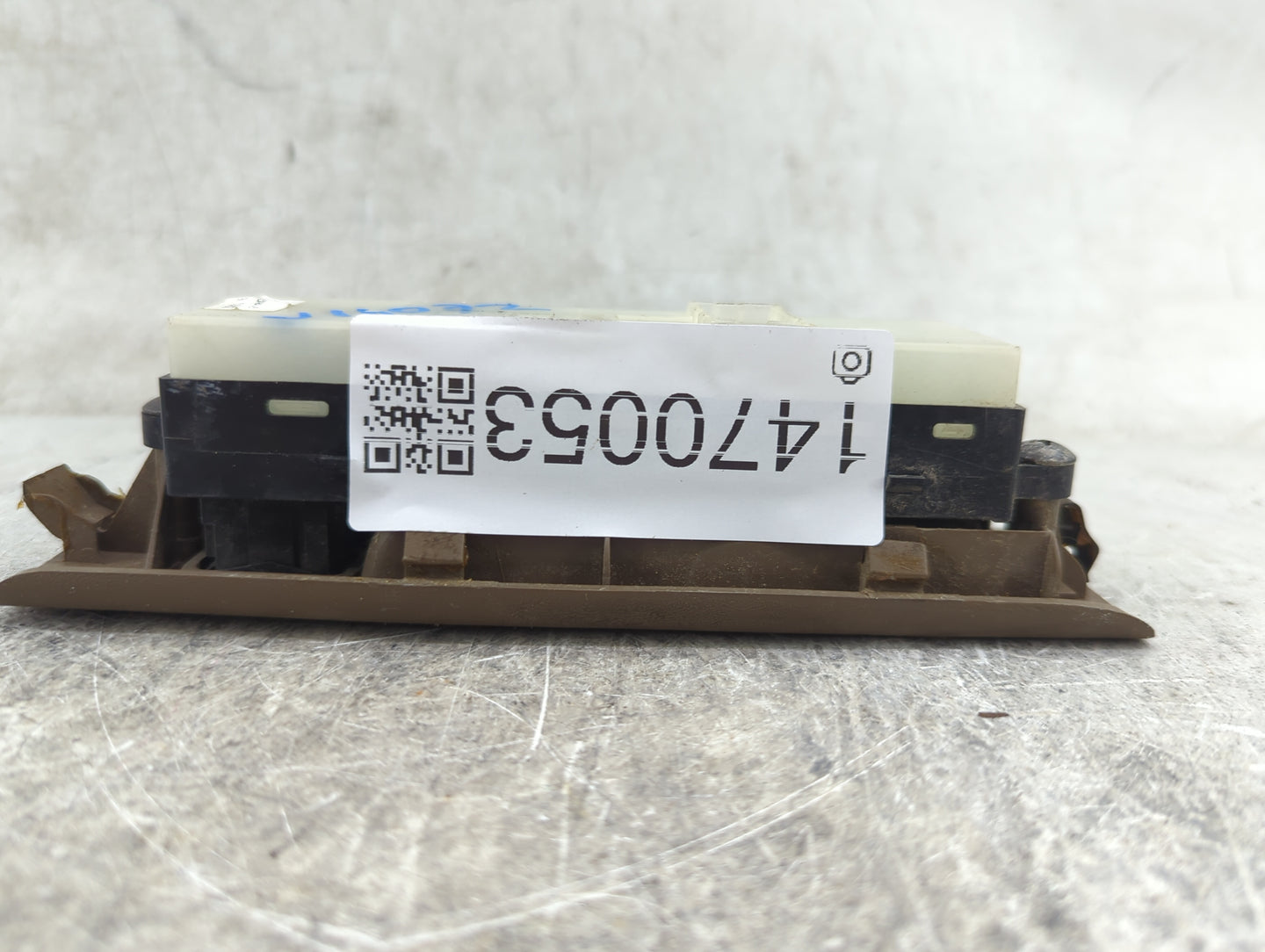 2005-2006 Nissan Frontier Master Power Window Switch Replacement Driver Side Left P/N:25401EA003 Fits Fits 2005 2006 OEM Use