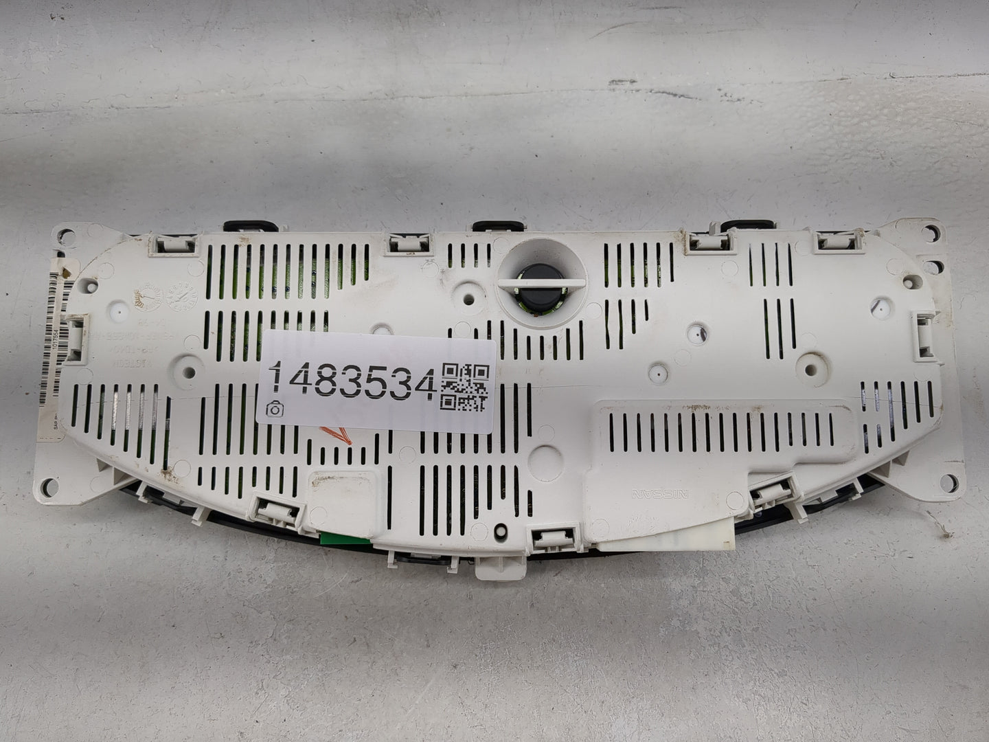 2006 Nissan Frontier Instrument Cluster Speedometer Gauges P/N:1025064 VP6NEF-10849, SQAAF004243 Miles: Fits OEM Used Auto P