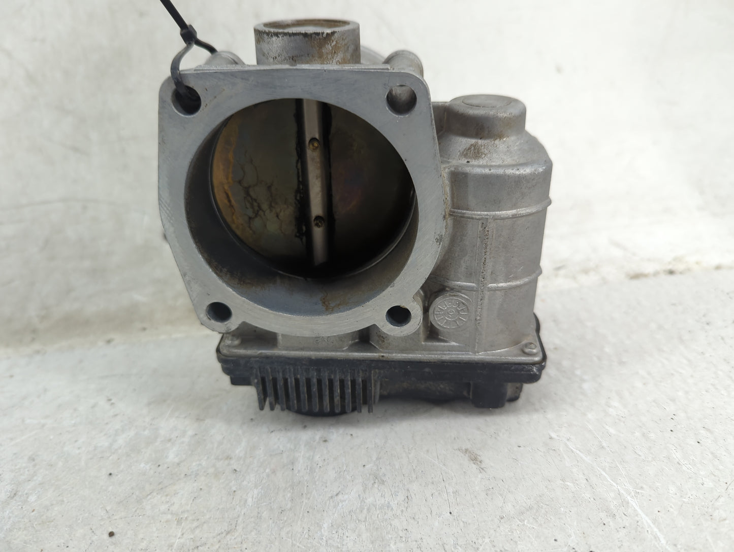 2002-2006 Nissan Maxima Throttle Body P/N:576-01 Fits Fits 2002 2003 2004 2005 2006 OEM Used Auto Parts - Oemusedautoparts1.