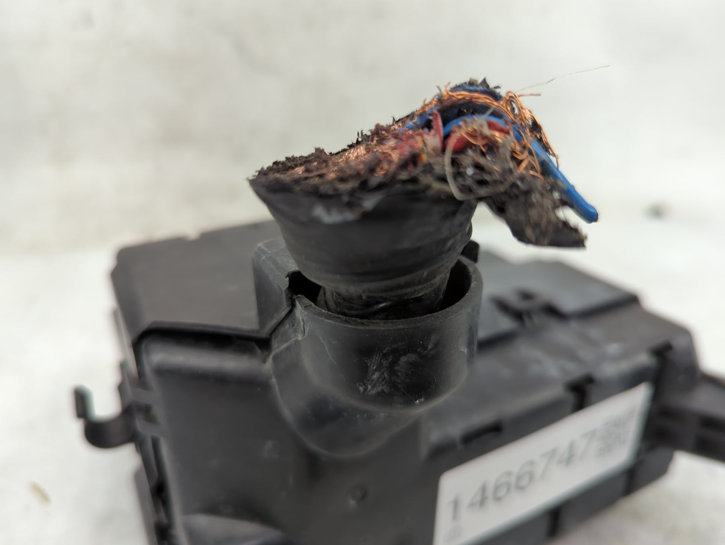2004-2006 Nissan Maxima Fusebox Fuse Box Panel Relay Module P/N:7154-7082-30 284B0 7Y000 Fits Fits 2004 2005 2006 OEM Used A