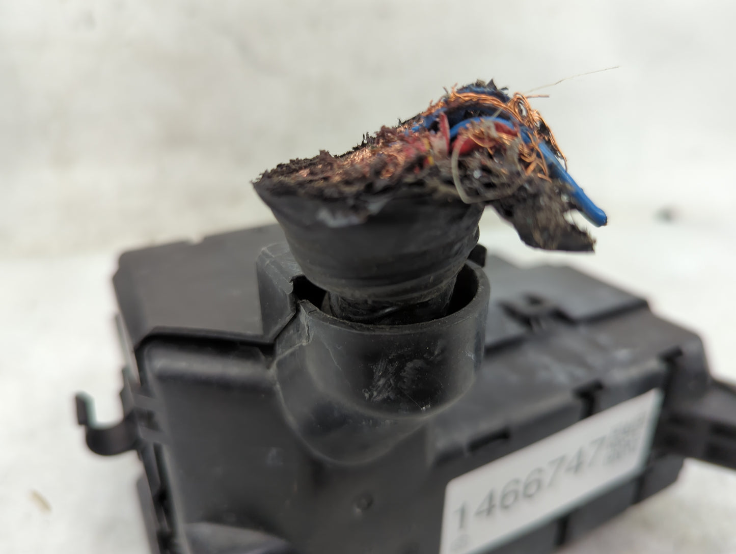 2004-2006 Nissan Maxima Fusebox Fuse Box Panel Relay Module P/N:7154-7082-30 284B0 7Y000 Fits Fits 2004 2005 2006 OEM Used A