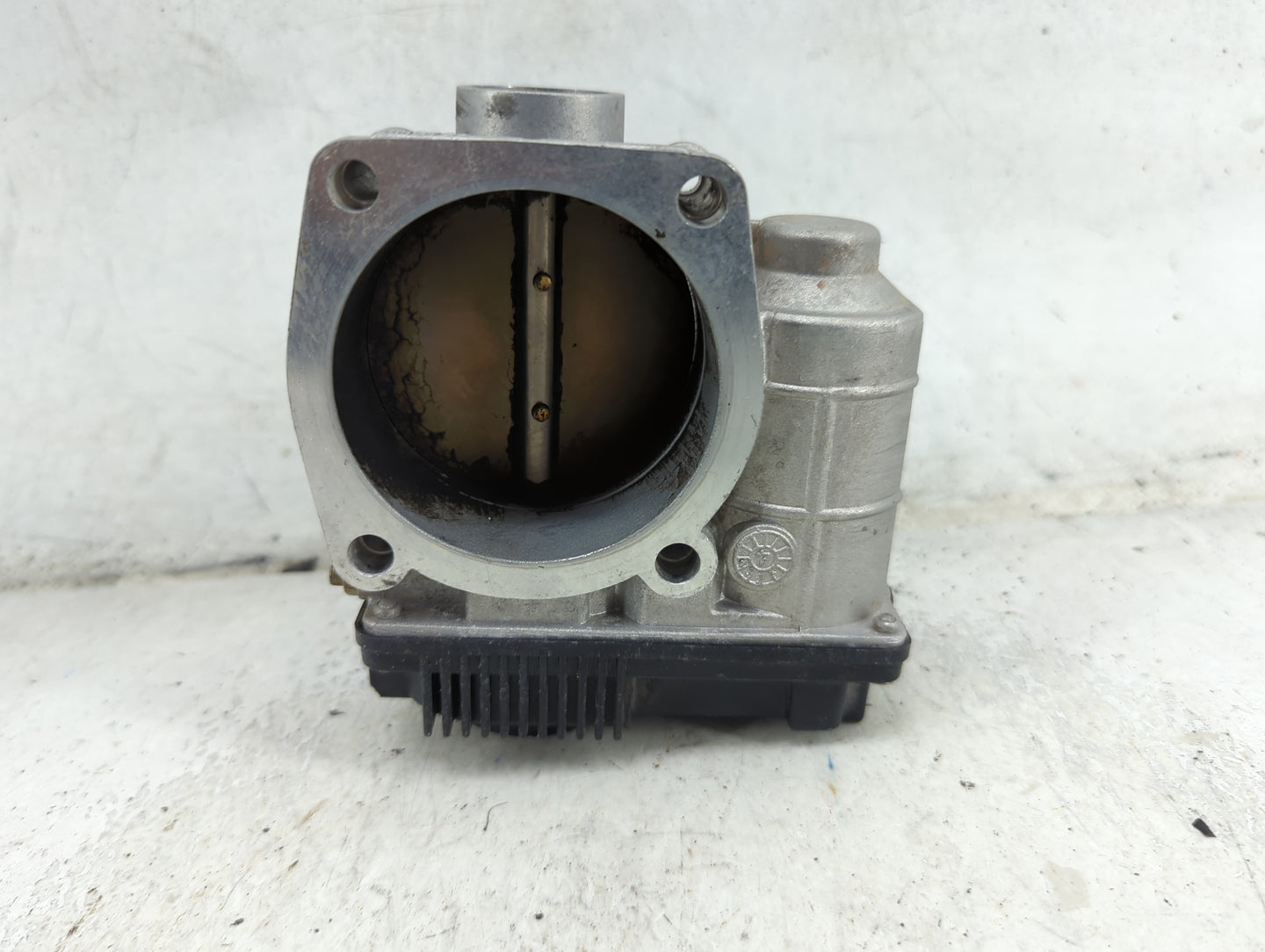 2002-2006 Nissan Maxima Throttle Body P/N:SERA576-01 Fits Fits 2002 2003 2004 2005 2006 OEM Used Auto Parts - Oemusedautopar