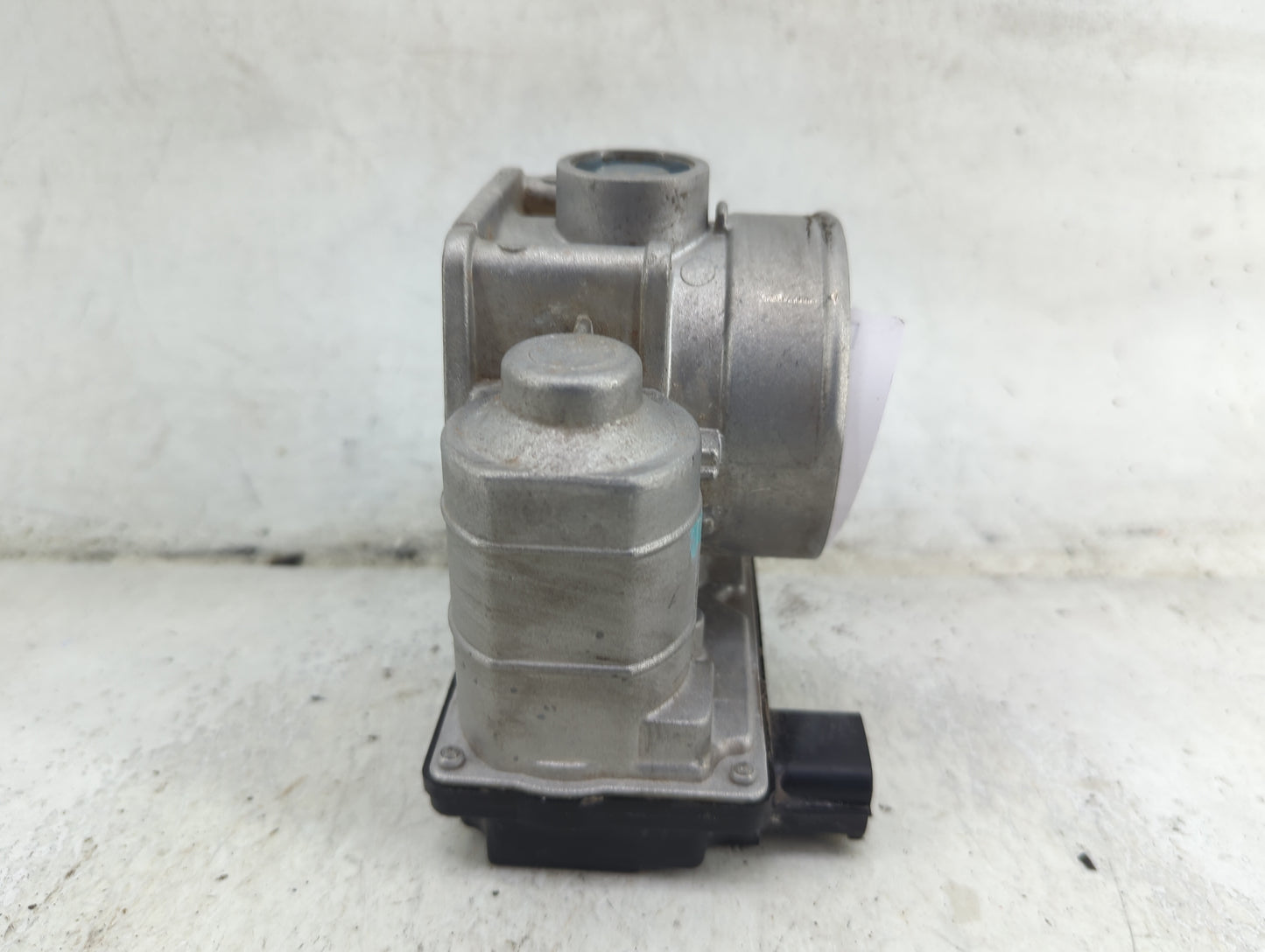 2002-2006 Nissan Maxima Throttle Body P/N:SERA576-01 Fits Fits 2002 2003 2004 2005 2006 OEM Used Auto Parts - Oemusedautopar