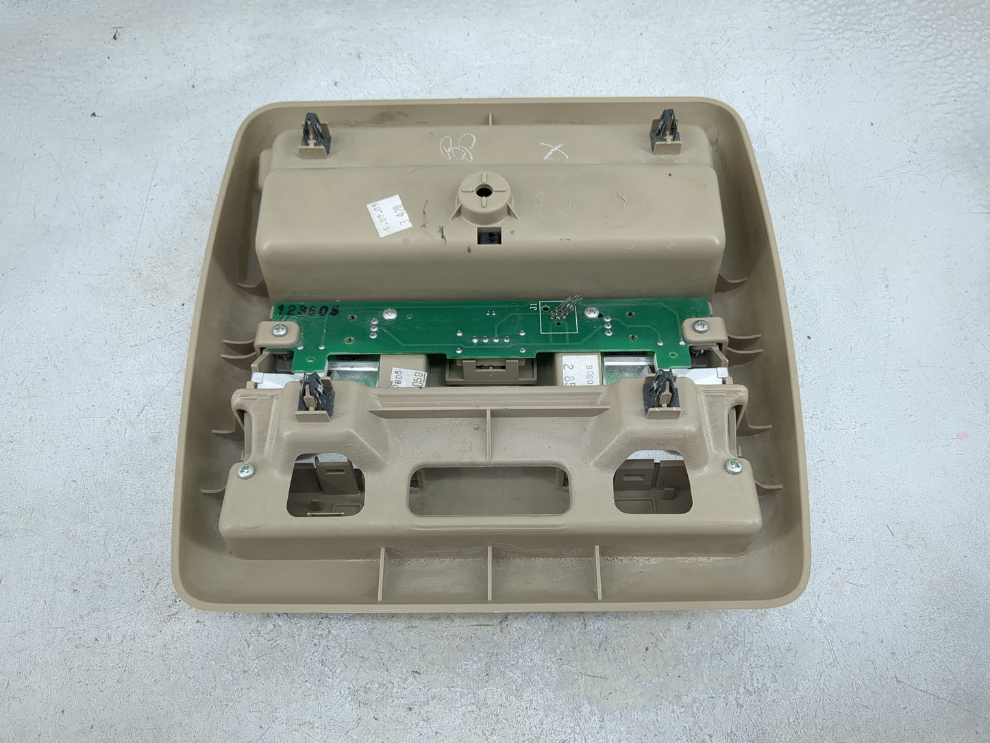 2006 Nissan Maxima Overhead Roof Console Tan - Oemusedautoparts1.com