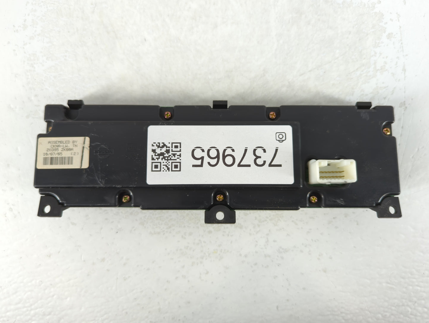 2006-2006 Nissan Maxima Radio Control Panel - Oemusedautoparts1.com