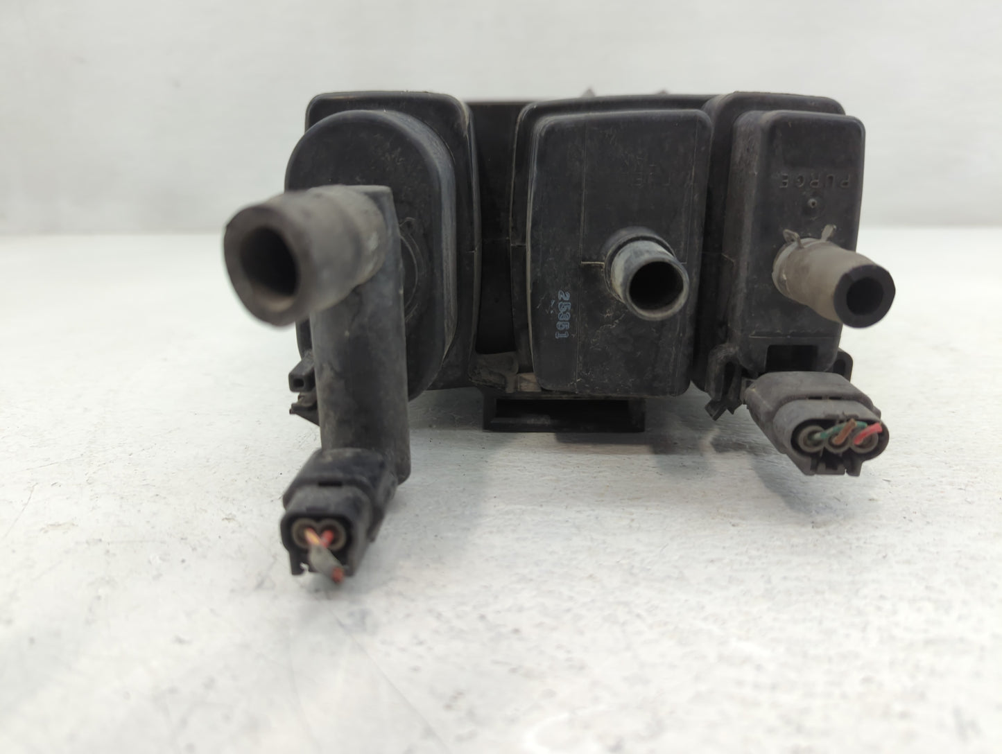 2006 Nissan Maxima Fuel Vapor Charcoal Canister - Oemusedautoparts1.com