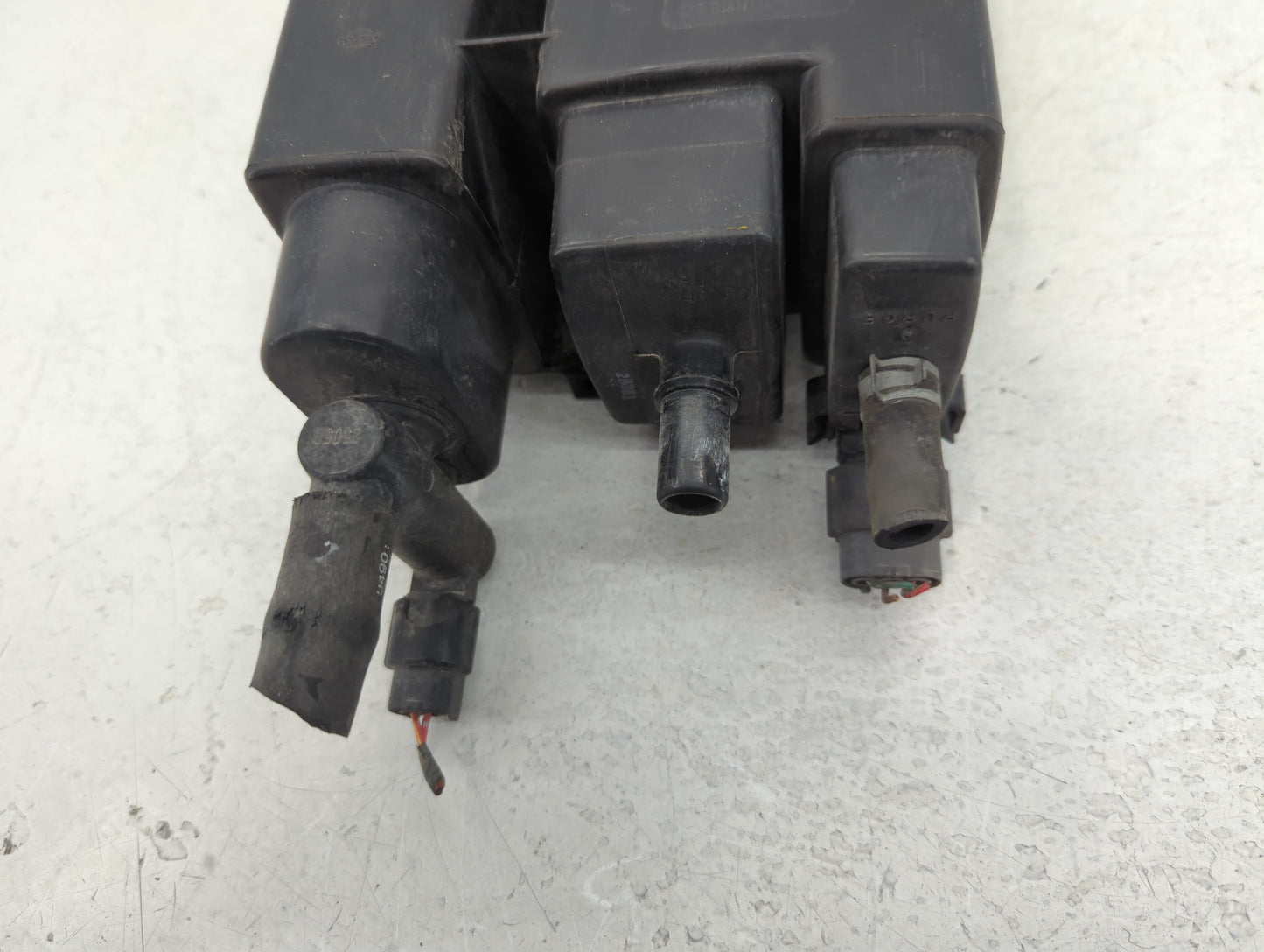 2006 Nissan Maxima Fuel Vapor Charcoal Canister - Oemusedautoparts1.com