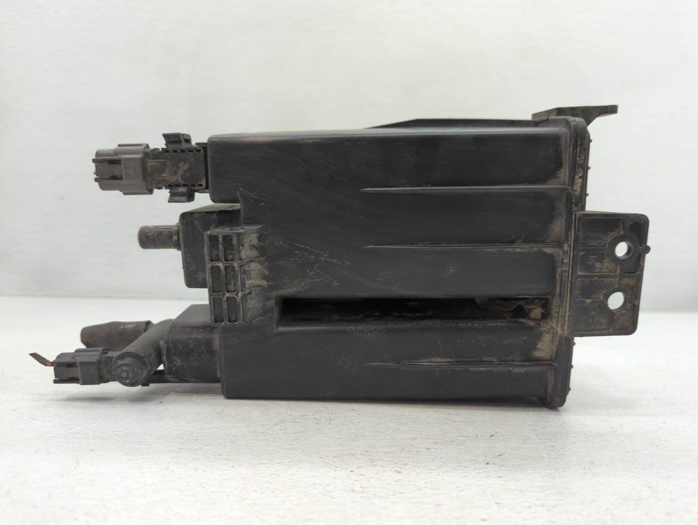 2006 Nissan Maxima Fuel Vapor Charcoal Canister - Oemusedautoparts1.com