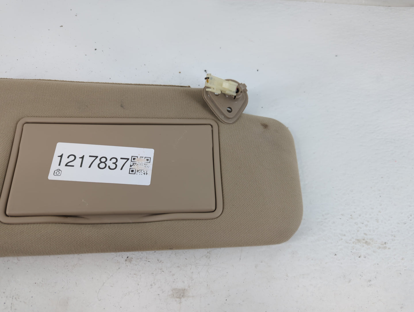 2006-2007 Nissan Murano Sun Visor Shade Replacement Passenger Right Mirror Fits Fits 2006 2007 OEM Used Auto Parts - Oemused