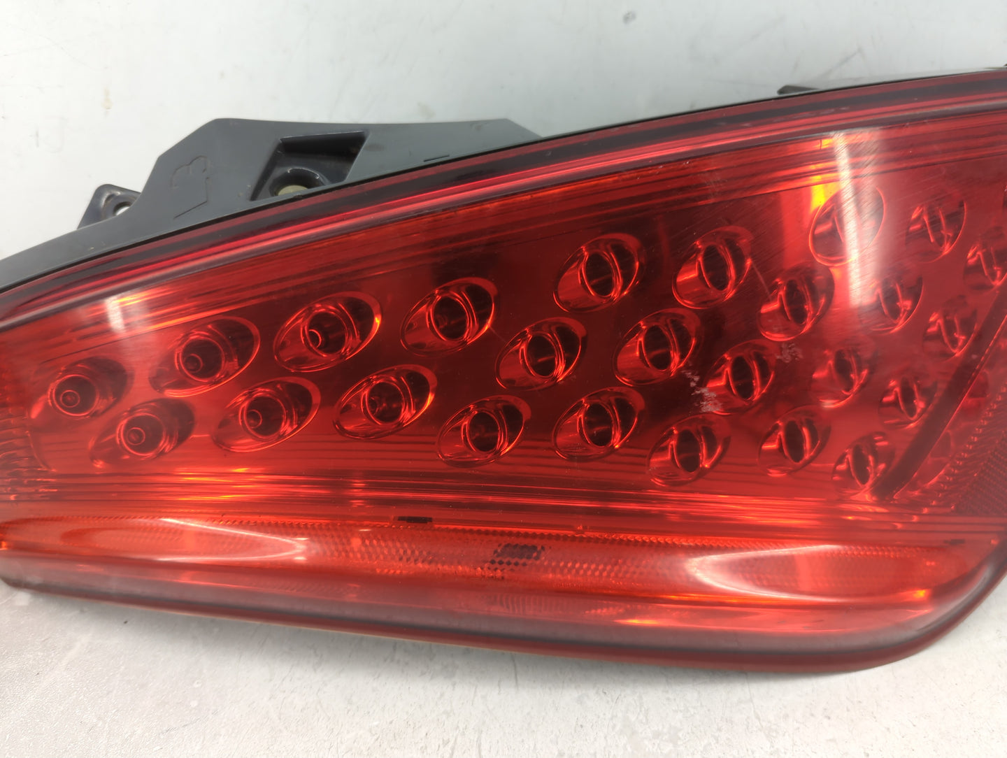 2006-2007 Nissan Murano Tail Light Assembly Driver Left OEM P/N:220-63841 Fits Fits 2006 2007 OEM Used Auto Parts - Oemuseda